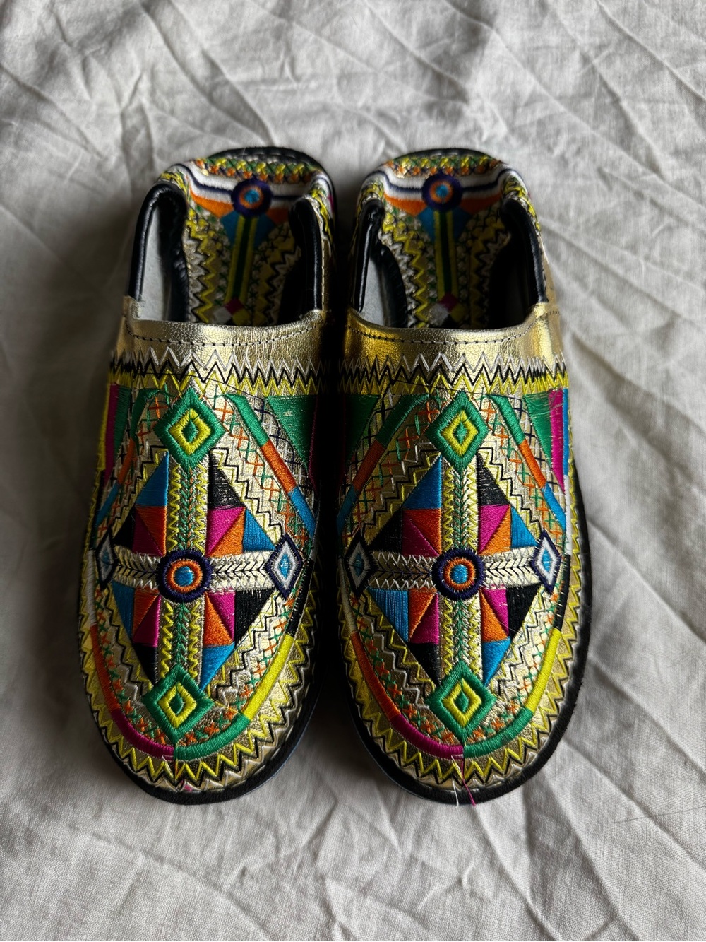 Moroccan Embroidered Slip-On Shoes - Vibrant Geometric Design